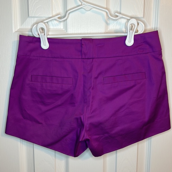 J Crew womens 3” Chino Shorts - Picture 2 of 3